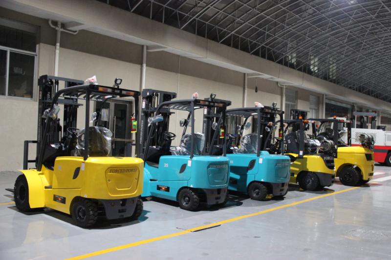 shipment-of-FB25-electric-and-fy35-lpg-forklift-to-America