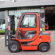 2.5 ton FLIFT diesel forklift with enclosed cabin