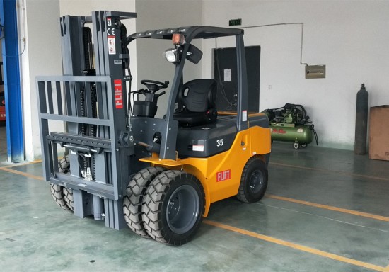 Dual Pneumatic Tire Forklifts 