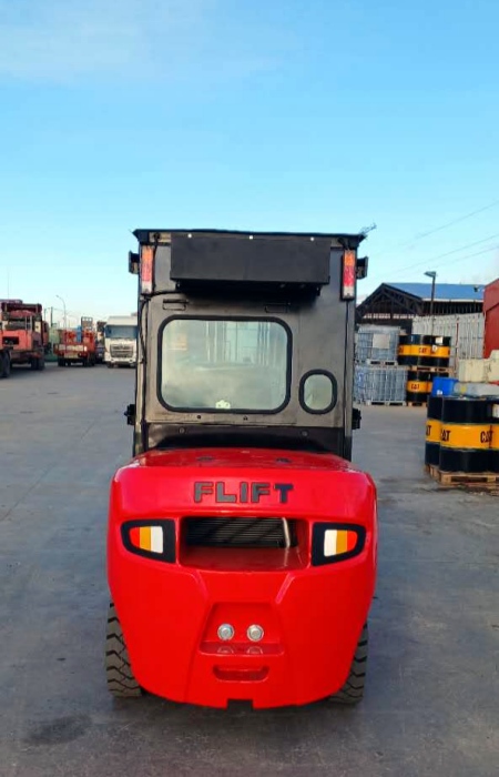 8k Pneumatic Diesel Forklift 