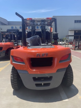 heavy duty diesel forklift
