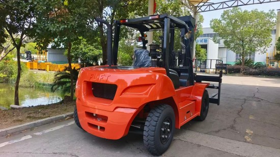 8ton diesel forklift truck