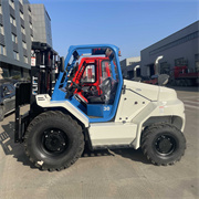 FD35RT4 Rough Terrain Forklift 