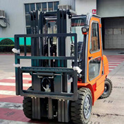 3.5 ton diesel forklift with closed cabin