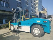 electric forklift