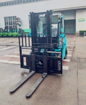 3.8T lithium forklift truck price