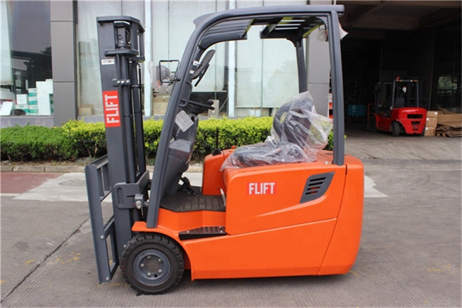 Three wheel electric 1600kg forklift