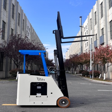 electric standing forklift