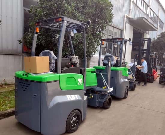 2t Articulated reach truck