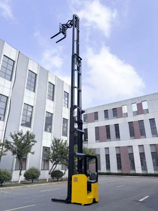 double deep reach truck