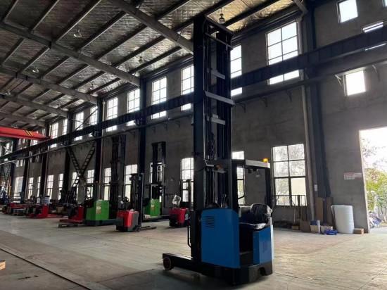electric narrow aisle forklift