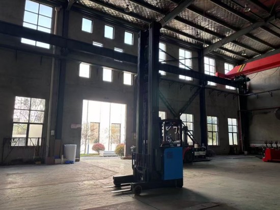 reach truck