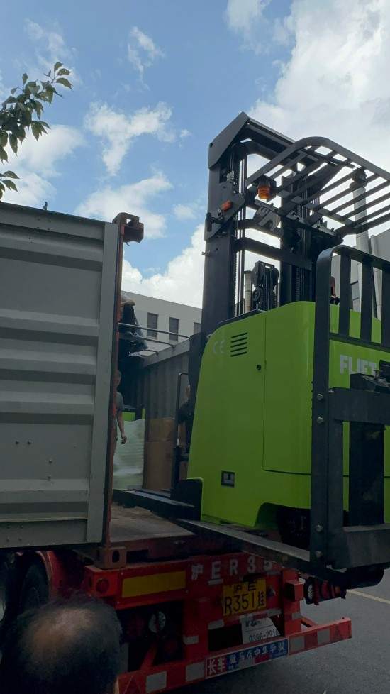 double deep reach truck