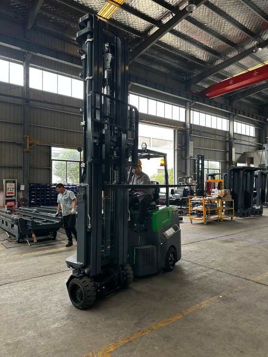 aisle master narrow aisle forklift