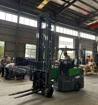 aisle master articulated forklift truck