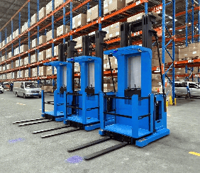 warehouse picker forklift