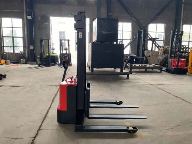 Walkie straddle stacker price