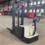 counterweight walking stacker