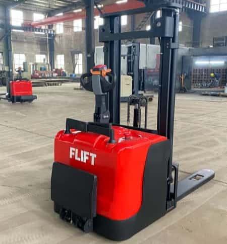 electric straddle pallet stacker