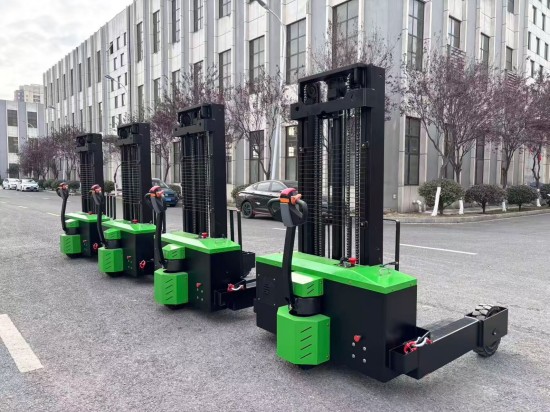 rough terrain pallet satcker