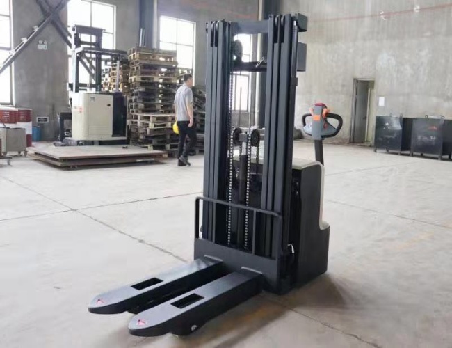 walkie stacker electric