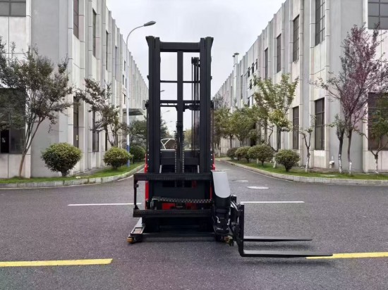 narrow aisle reach truck