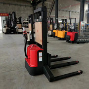 FLIFT wide leg electric pallet stacker