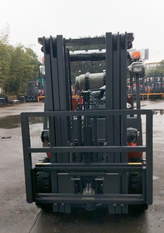 compact forklift trucks