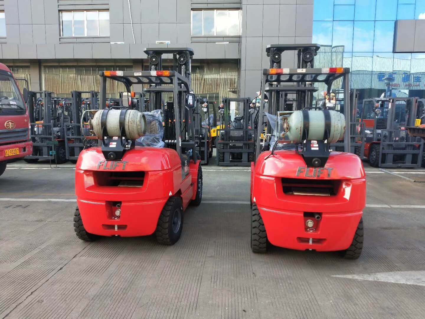 3.5T LPG forklift with nissan K25 engine