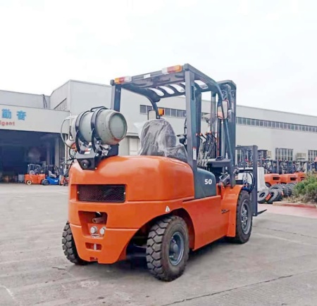 5T LPG Forklift Truck
