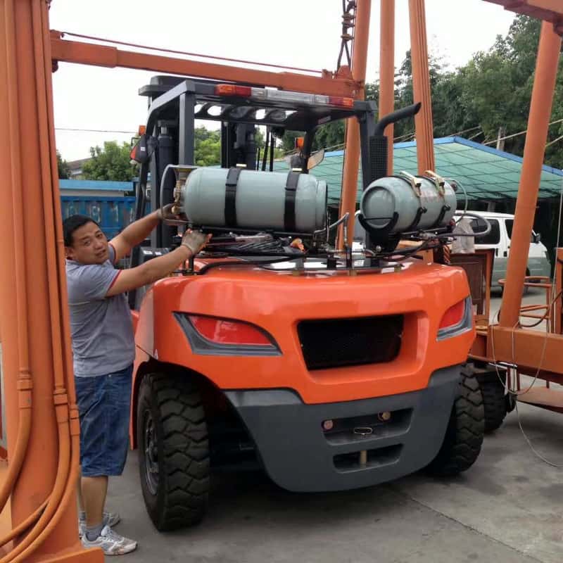 7t LPG Forklift Pneumatic 