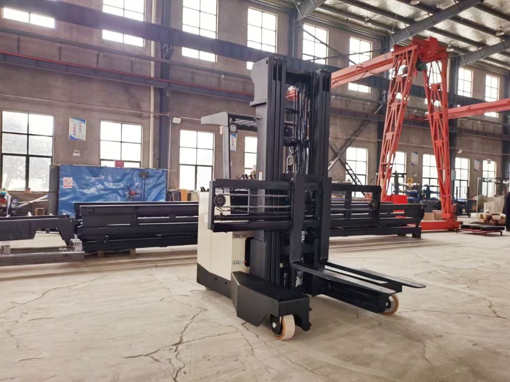 four-way-reach-truck