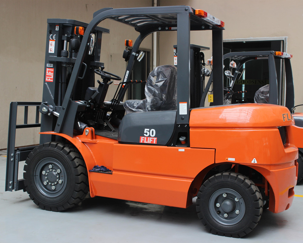 details-need-to-be-confirmed-when-select-forklift-truck