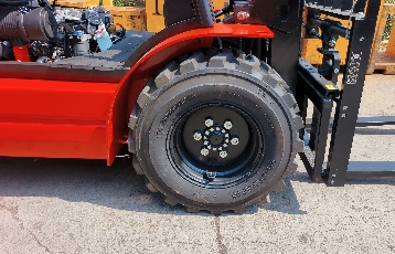 2WD Rough terrain forklift