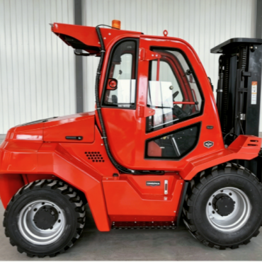 7000 lb rough terrain forklift