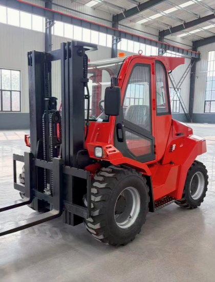 3.5t rough terrain forklift with AC cabin