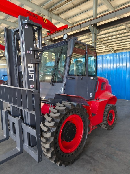 construction site rough terrain forklift
