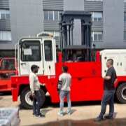 10 ton forklift for long pipes handling