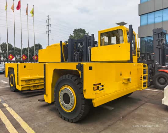 Industrial 20 Ton Side Loader