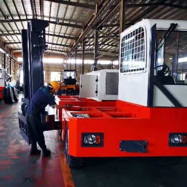 side loader manufacturers
