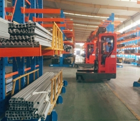 8000kg Multi Directional Reach Truck