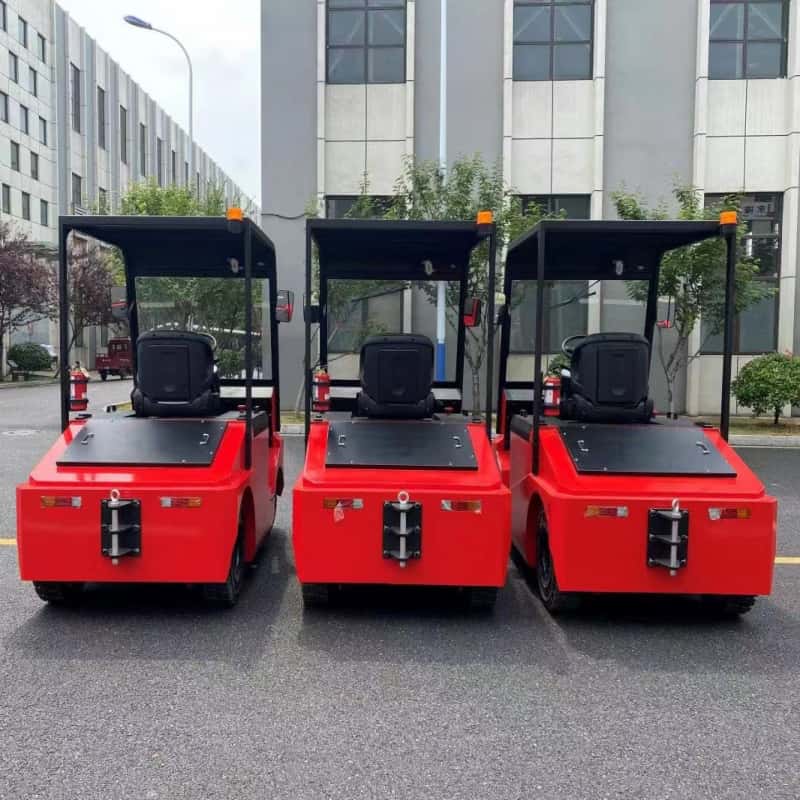 Heavy duty tow tractor