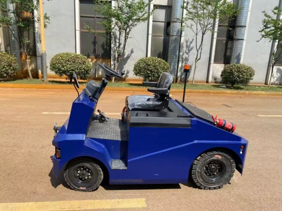 electric towing tractor