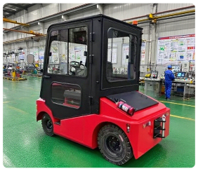 warehouse tow tractor